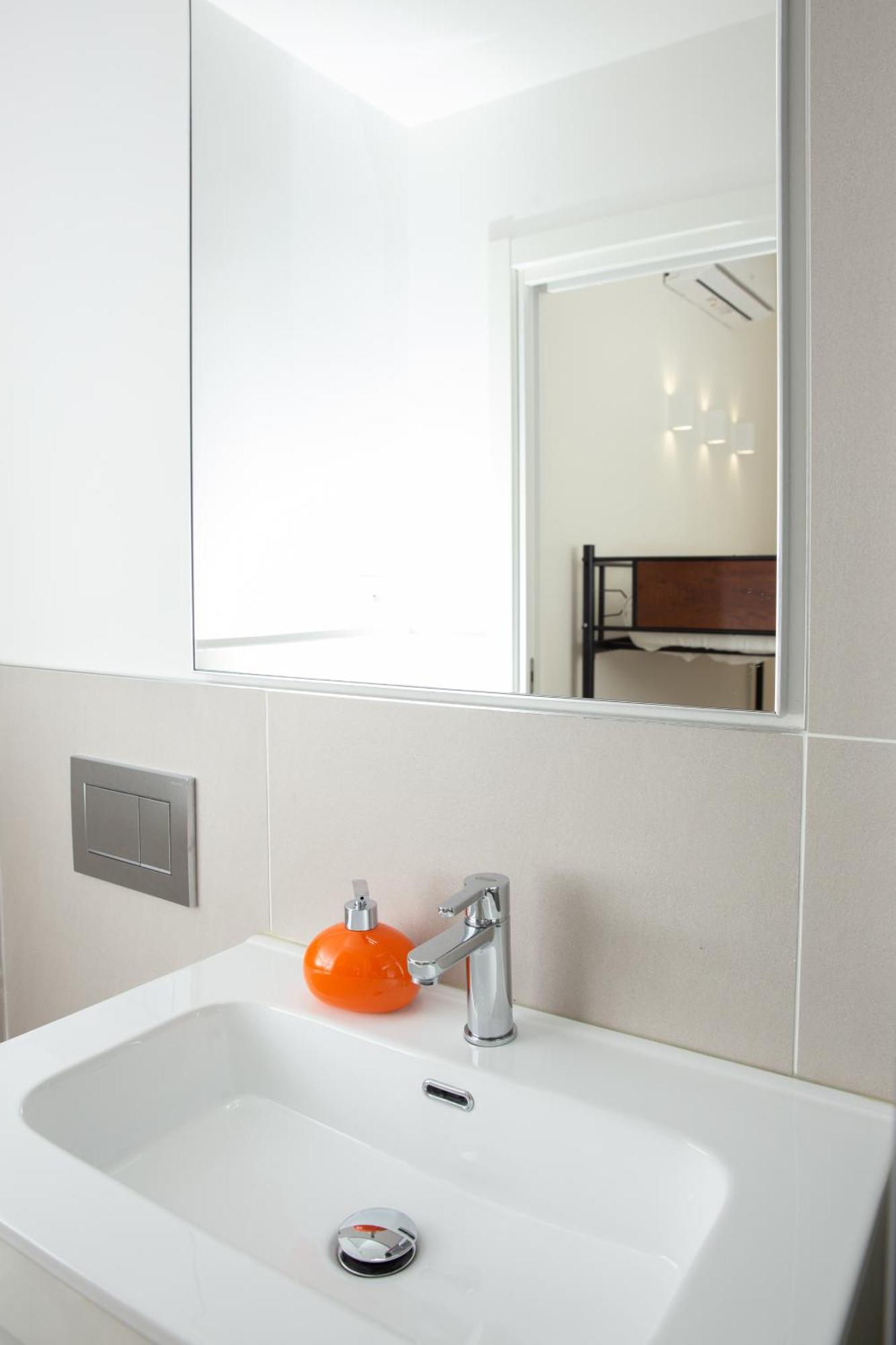 Klimt Central Station - Two Room Apartment Milán Exterior foto